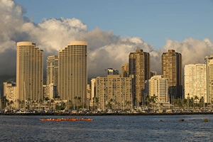 Sport Prints: USA, Hawaii, Oahu, Honolulu, Teams of people paddlin in outrigger canoes