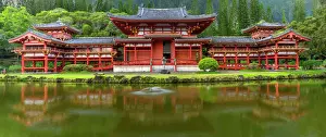USA, Hawaii, Oahu, Kaneohe. Byodo-in Buddhist temple in Valley of the Temples Memorial