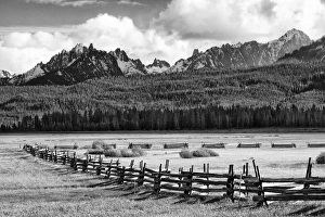 Images Dated 7th June 2005: USA, Idaho, Sawtooth National Recreation Area. Split-rail fence and landscape. Credit as