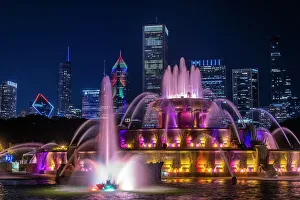 Lighting Prints: USA, Illinois, Chicago. Buckingham Fountain at night. (Editorial Use Only)