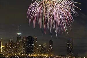 Images Dated 22nd June 2007: USA, Illinois, Chicago, Fourth of July fireworks over Monroe Harbor