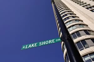 Images Dated 12th May 2007: USA, Illinois, Chicago. Lake Shore Drive street sign