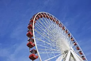 USA, Illinois, Chicago. View of Ferris wheel ride at Navy Pier amusement park