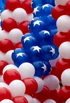 Images Dated 4th July 2009: USA, Indiana, Carmel. Patriotic balloons displayed on 4th of July
