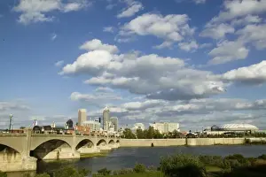 Images Dated 12th October 2006: USA, Indiana, Indianapolis: City Skyline from White River Park / Late Afternoon