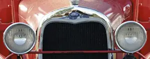 Images Dated 22nd August 2005: USA, Indiana, Indianapolis. Historic Ford car at the Indiana State Fairgrounds