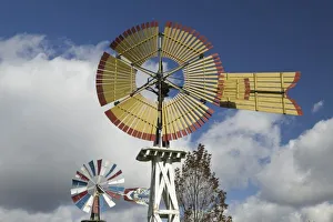 Images Dated 12th October 2006: USA, Indiana, Kendallville: Mid, America Windmill MuseumEarly American Windmills