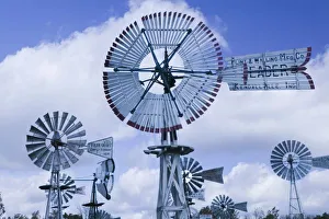 Images Dated 12th October 2006: USA, Indiana, Kendallville: Mid, America Windmill MuseumEarly American Windmills