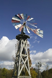 Images Dated 12th October 2006: USA, Indiana, Kendallville: Mid, America Windmill MuseumEarly American Windmills