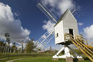 Images Dated 12th October 2006: USA, Indiana, Kendallville: Mid, America Windmill Museum Robertson Post Windmill