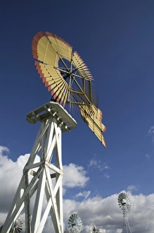 Images Dated 12th October 2006: USA, Indiana, Kendallville: Mid, America Windmill MuseumEarly American Windmill