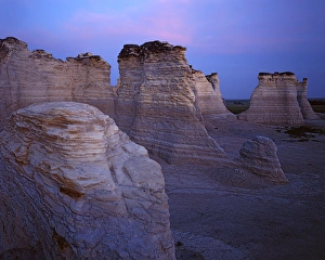 USA, Kansas, Monument Rocks National Natural Area, The Chalk Pyramids