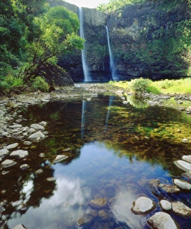 Edge Prints: USA, Kauai, Hawaii. Wailua Falls
