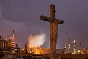 USA, Louisiana, Baton Rouge, Statue of Jesus Christ in Holy Rosary Cemetery near