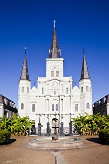 Images Dated 1st November 2009: USA, Louisiana, New Orleans. French Quarter, Jackson Square, St. Louis Cathedral