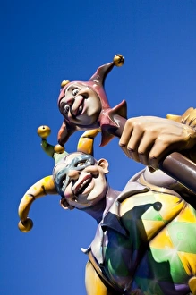 Images Dated 1st November 2009: USA, Louisiana, New Orleans. Riverwalk, Mardi Gras jester statue