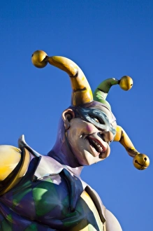 Images Dated 1st November 2009: USA, Louisiana, New Orleans. Riverwalk, Mardi Gras jester statue