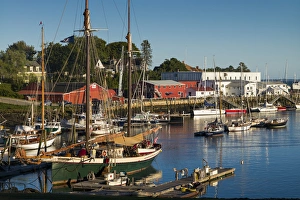 Images Dated 27th September 2015: USA, Maine, Camden, Camden Harbor, sunset