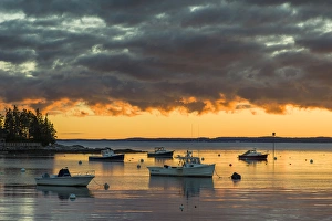Images Dated 16th September 2013: USA, Maine, Newagen, sunset harbor view by The Cuckolds islands