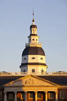 Images Dated 7th October 2009: USA, Maryland, Annapolis. Maryland State House building, sunset