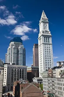 Images Dated 20th September 2008: USA, Massachusetts, Boston. Atlantic Avenue Greenway and Customs House, elevated view