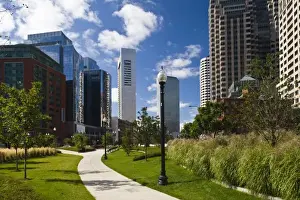 Images Dated 20th September 2008: USA, Massachusetts, Boston. Atlantic Avenue Greenway and Financial District