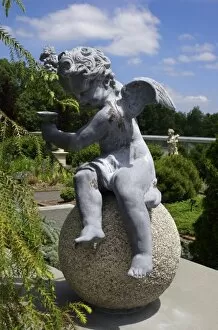 USA, Massachusetts, Boylston, sculpture in Tower Hill Botanic Garden