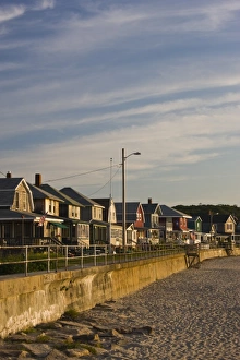 Images Dated 28th August 2008: USA, Massachusetts, Cape Ann, Rockport. Long Beach beachhouses, sunrise