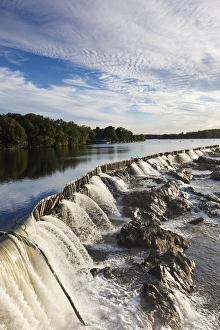 Images Dated 21st September 2015: USA, Massachusetts, Lowell, Lowell National Historic Park, Pawtucket Falls and Pawtucket