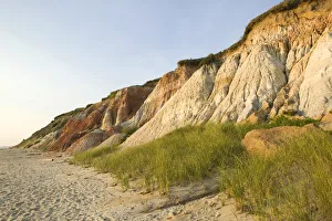 Images Dated 17th September 2006: USA-MASSACHUSETTS-Marthas Vineyard: Aquinnah / Gay Head- Gay Head Cliffs
