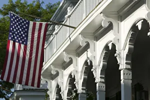 Images Dated 18th September 2006: USA, MASSACHUSETTS, Marthas Vineyard: Edgartown, Exterior of the Victorian Inn