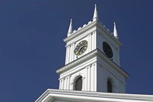 Images Dated 19th September 2006: USA, MASSACHUSETTS, Marthas Vineyard: Edgartown, Steeple of Old Whaling Church (b