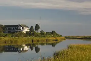 USA-MASSACHUSETTS-Marthas Vineyard: Edgartown- Houses aloong North Water