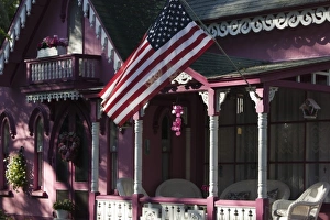 Images Dated 19th September 2006: USA, MASSACHUSETTS, Marthas Vineyard: Oak Bluffs, Camp Meeting Grounds / Gingerbread