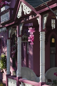 Images Dated 19th September 2006: USA, MASSACHUSETTS, Marthas Vineyard: Oak Bluffs, Camp Meeting Grounds / Gingerbread