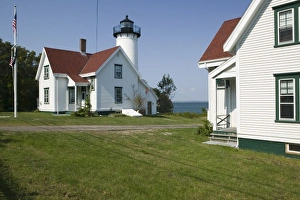 Images Dated 17th September 2006: USA, MASSACHUSETTS, Marthas Vineyard: West Chop, West Chop Lighthouse