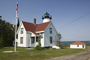 Images Dated 17th September 2006: USA, MASSACHUSETTS, Marthas Vineyard: West Chop, West Chop Lighthouse