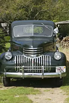Images Dated 20th September 2006: USA, MASSACHUSETTS, Marthas Vineyard: West Tisbury, 1930s Cheverolet Pickup