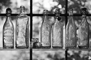 Images Dated 20th September 2006: USA, MASSACHUSETTS, Marthas Vineyard: West Tisbury, Antique Bottles