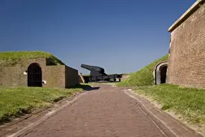 Images Dated 24th May 2008: USA, MD, Baltimore. Large cannons aim out towards the harbor around Fort McHenry
