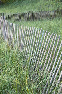 Images Dated 10th October 2006: USA-Michigan-Lake Michigan Shore-Mission Peninsula: Beach Fence by Lake Michigan