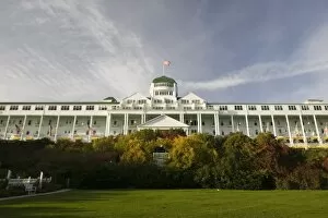 Images Dated 7th October 2006: USA, Michigan, Straits of Mackinac: Mackinac Island, Grand Hotel / Late Afternoon
