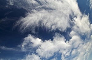 Images Dated 25th January 2006: USA, Michigan, Upper Peninsula. Cloud patterns