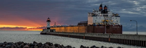 USA, Minnesota, Duluth, Lakewalk, Liftbridge