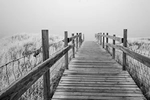 USA, Minnesota, Duluth, Park Point, Boardwalk over Dunes
