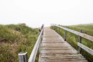 USA, Minnesota, Duluth, Park Point, Boardwalk over Dunes