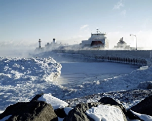 USA, Minnesota, Duluth. Last ship of the season, Duluth ship canal