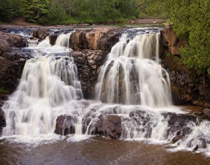 Images Dated 1st June 2006: USA, Minnesota, Two Harbors, Lake Superior, Gooseberry Falls