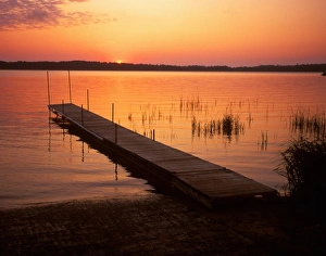 USA, Minnesota, Leech Lake, Dock, Sunrise