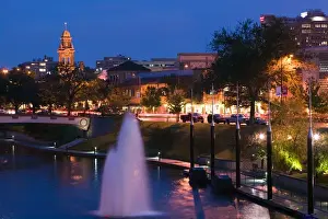 Kansas City Prints: USA, Missouri, Kansas City, Country Club Plaza Shopping Area Canal View